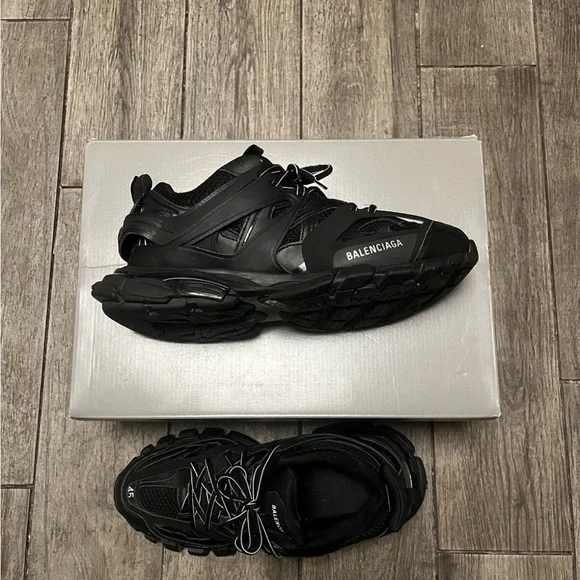 Balenciaga Men's Black Sneakers - Picture 3 of 4